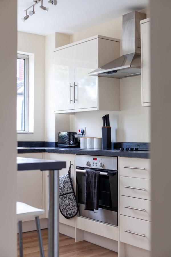 Lovely Studio Flat In Wimbledon W/ Free Parking Londres Exterior foto