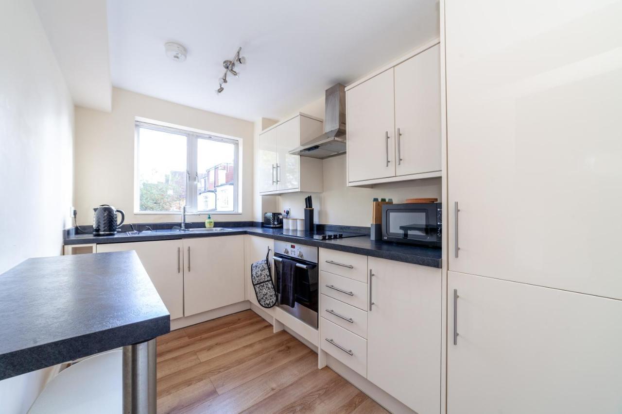 Lovely Studio Flat In Wimbledon W/ Free Parking Londres Exterior foto