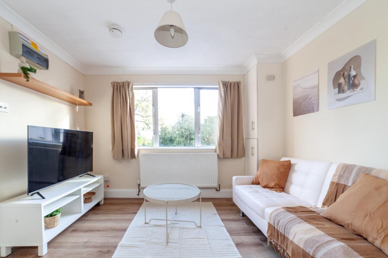 Lovely Studio Flat In Wimbledon W/ Free Parking Londres Exterior foto