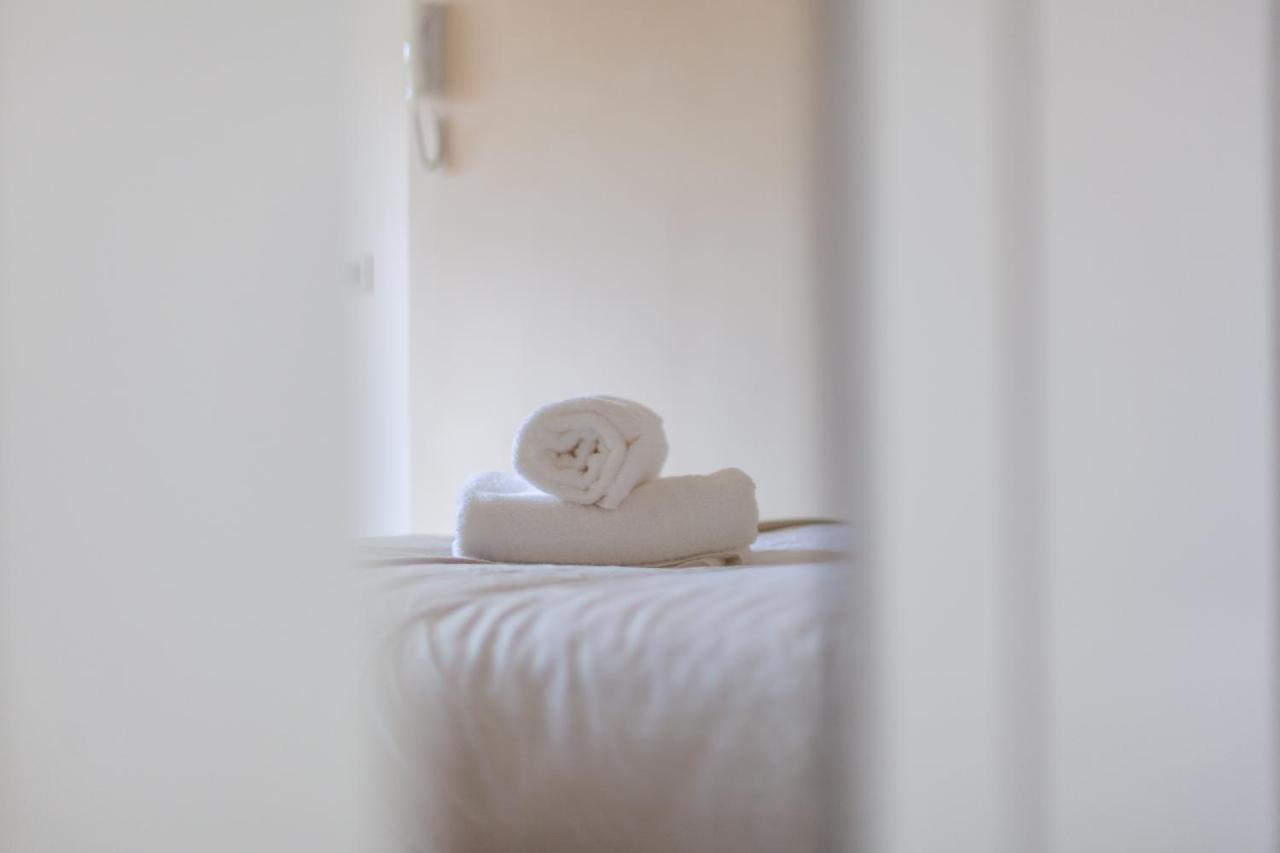 Lovely Studio Flat In Wimbledon W/ Free Parking Londres Exterior foto