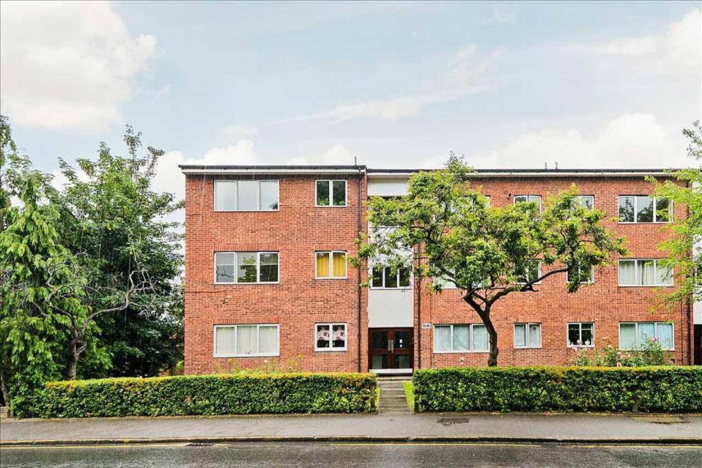 Lovely Studio Flat In Wimbledon W/ Free Parking Londres Exterior foto